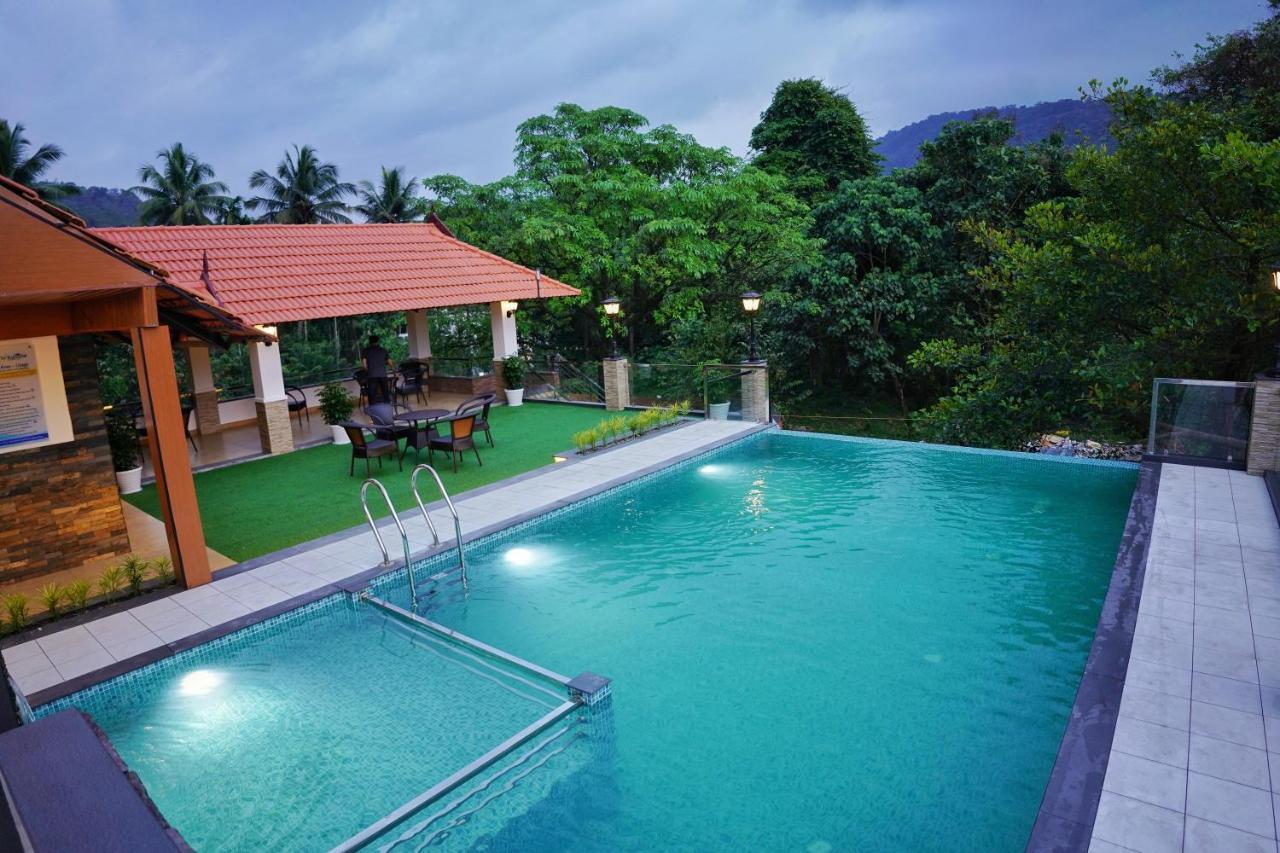 Athirappilly Rainland Resort Exterior photo