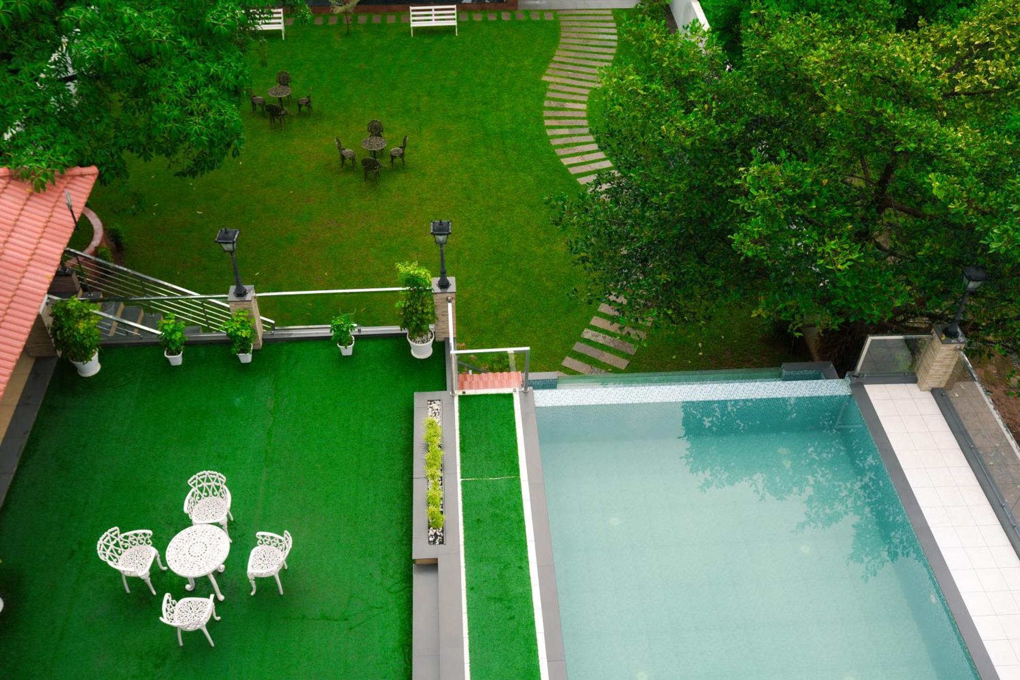 Athirappilly Rainland Resort Exterior photo