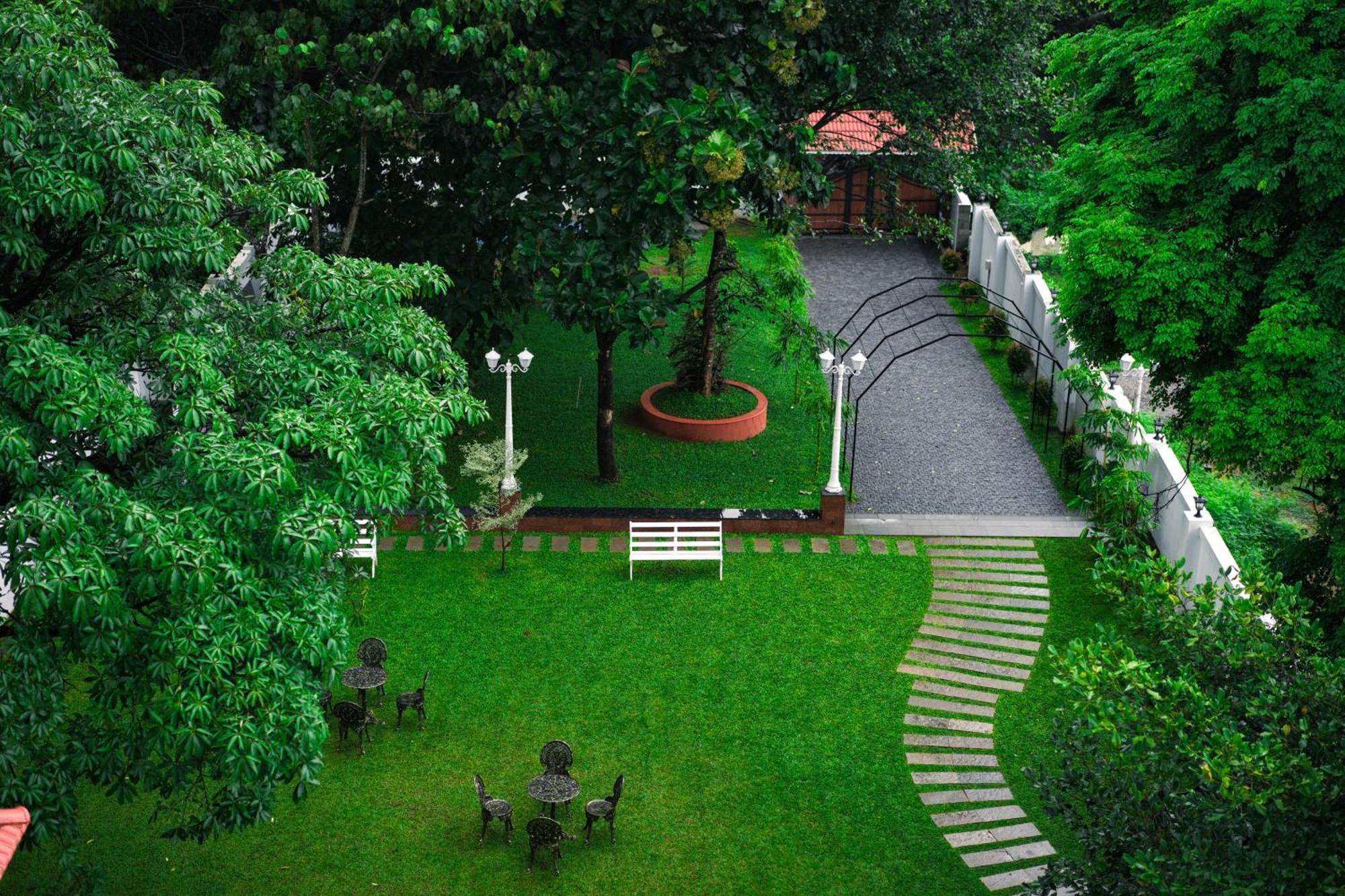Athirappilly Rainland Resort Exterior photo
