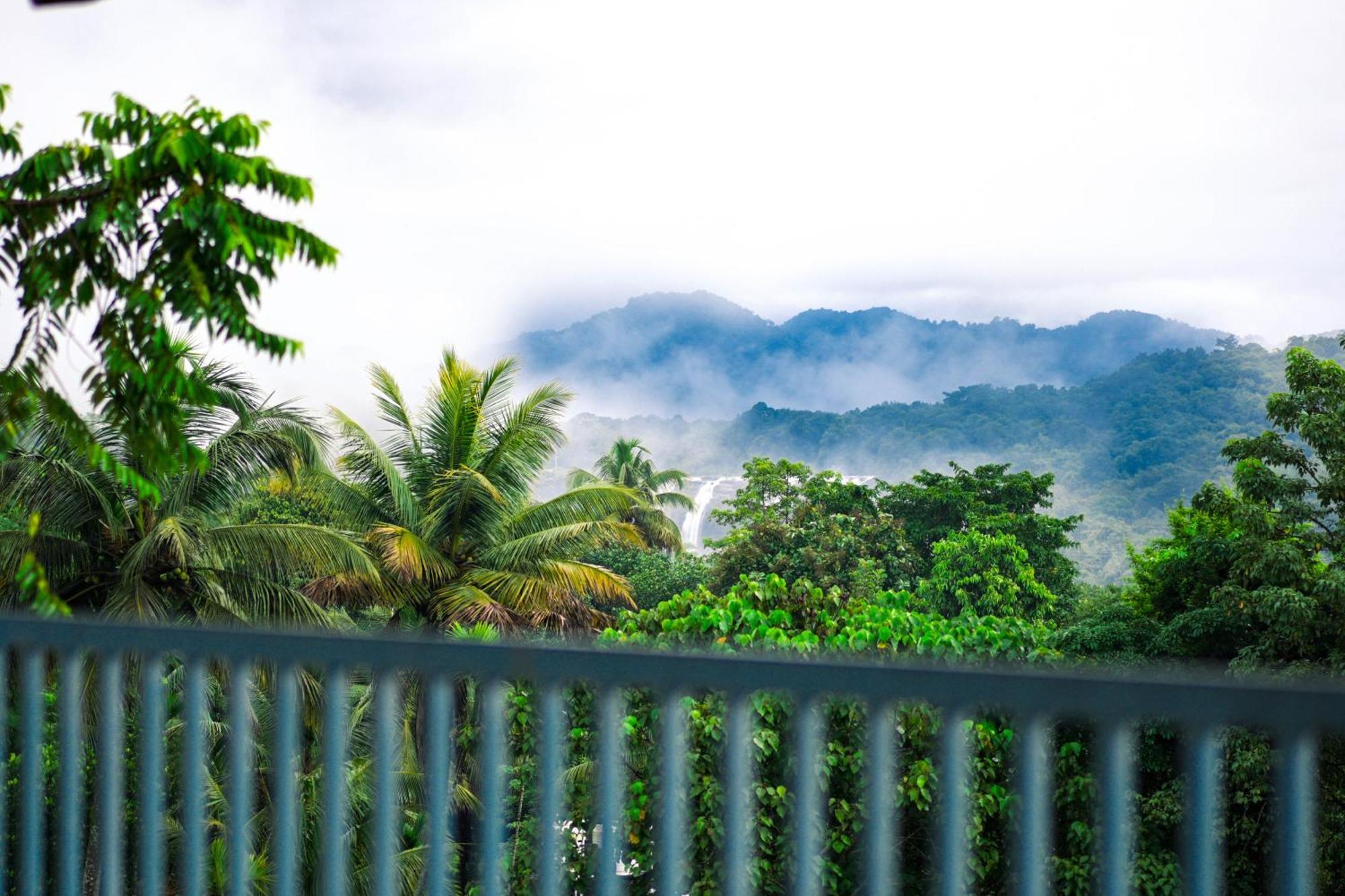 Athirappilly Rainland Resort Exterior photo