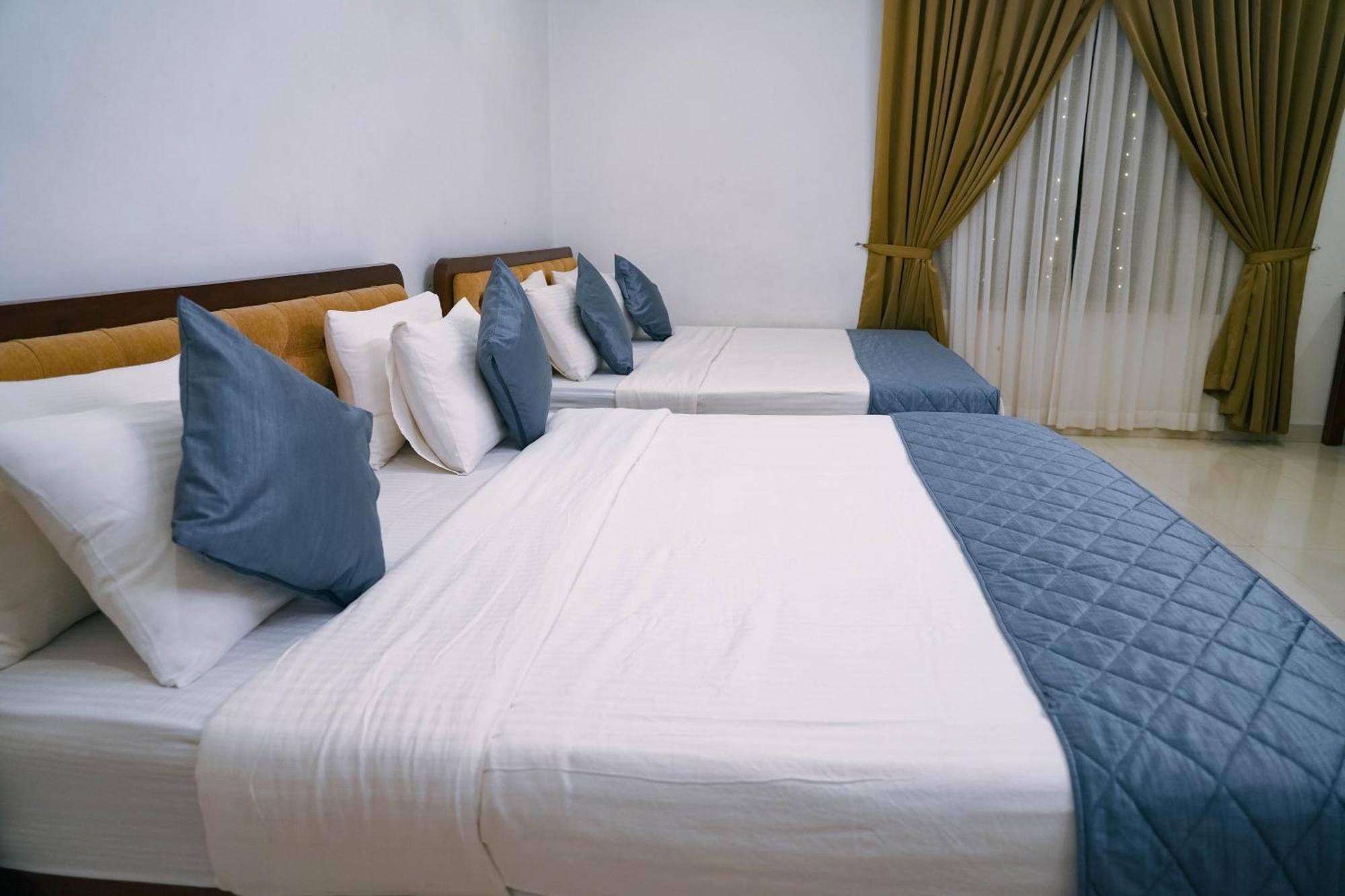 Athirappilly Rainland Resort Exterior photo